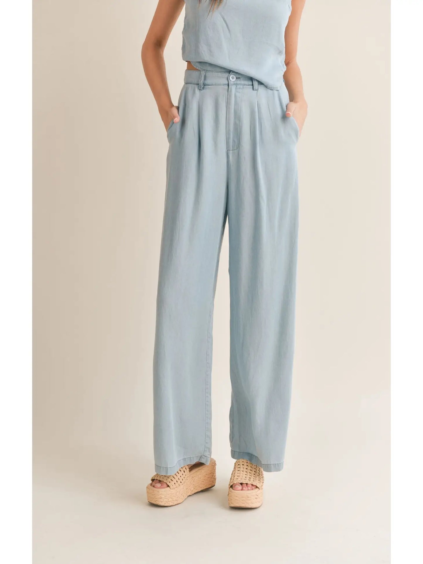 SOFT BREEZE CHAMBRAY WIDE LEG PANT / LIGHT WASH