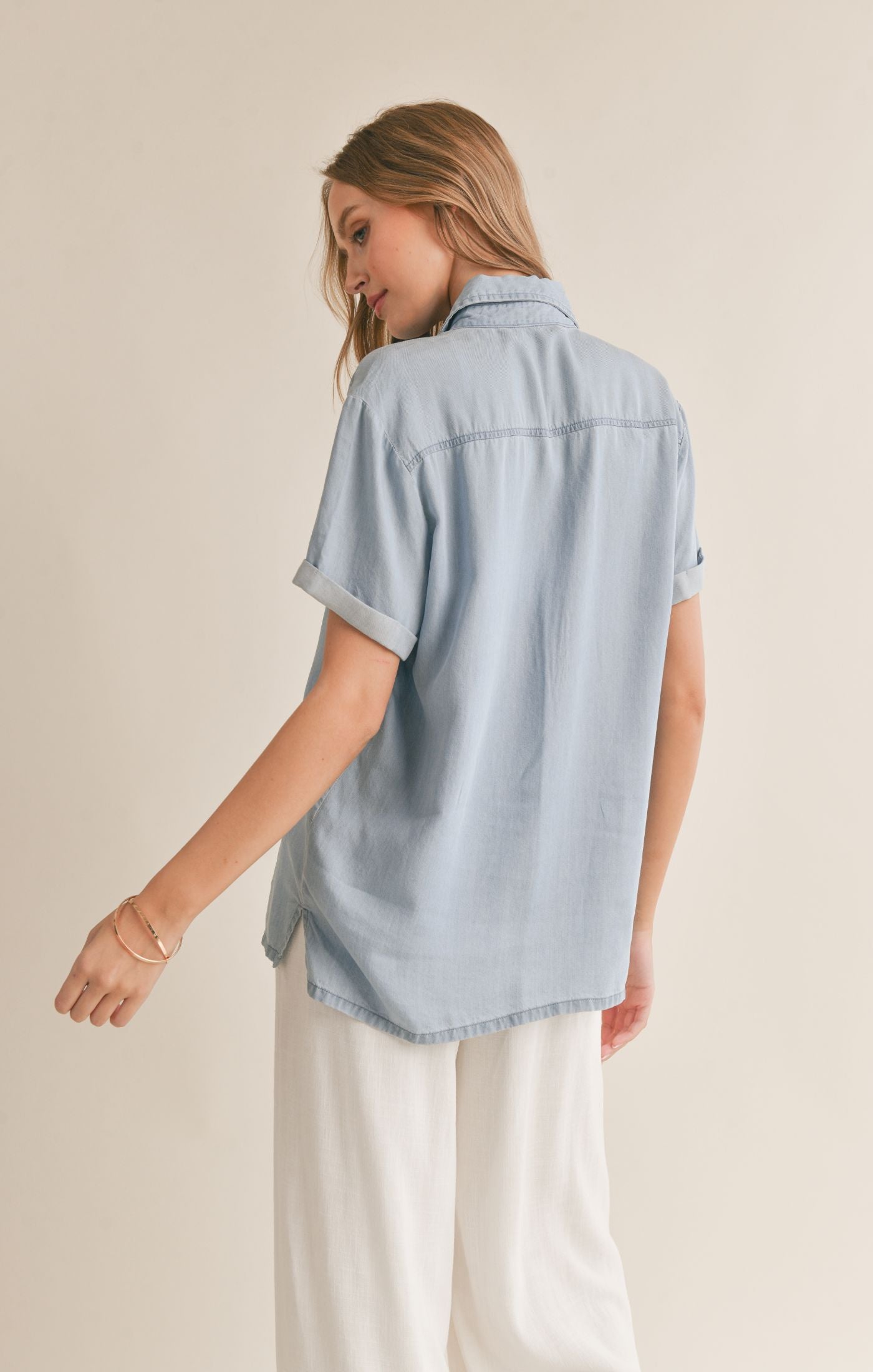 SOFT BREEZE CHAMBRAY SHIRT / LIGHT WASH