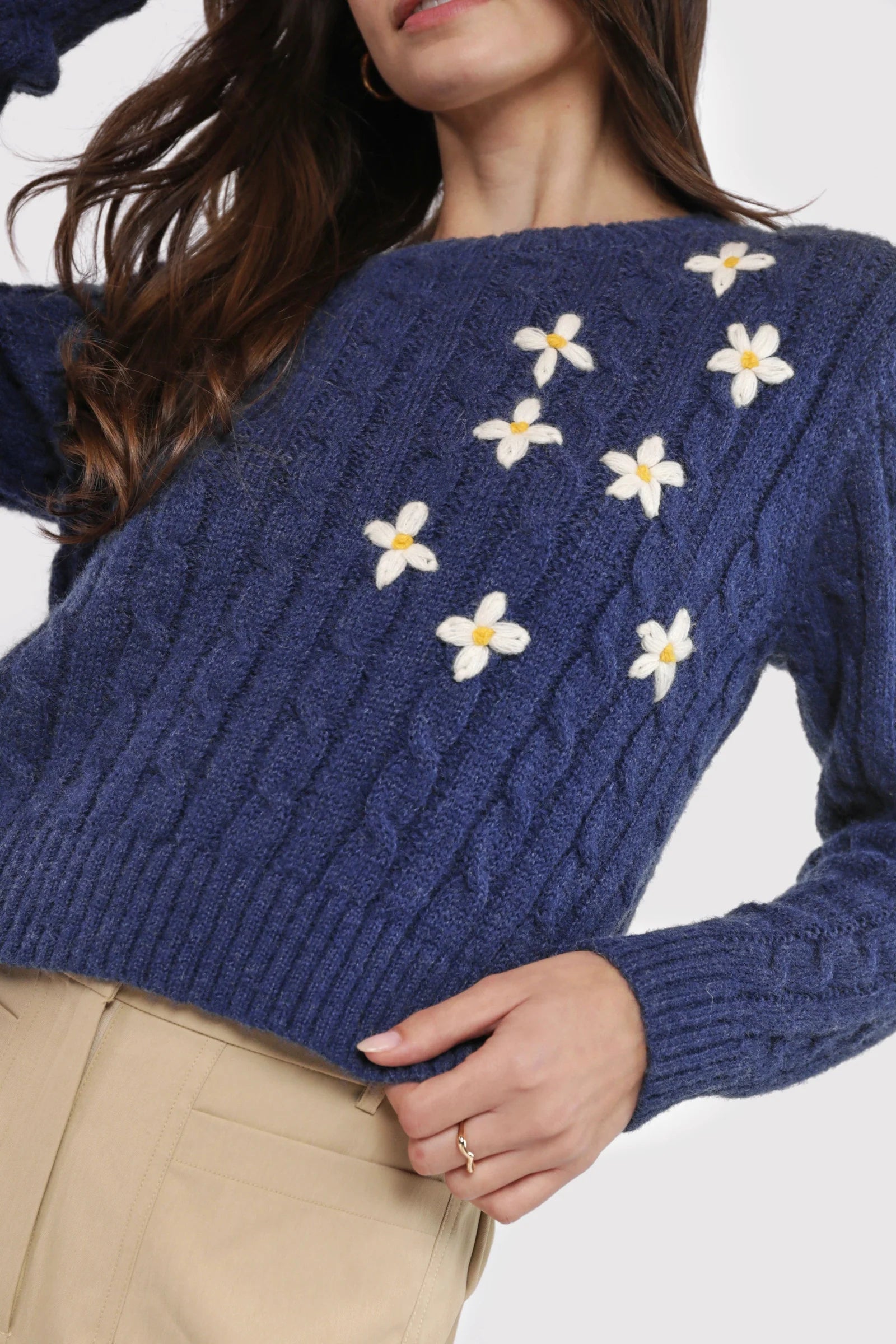 LULU EMBROIDERED DAISY SWEATER
