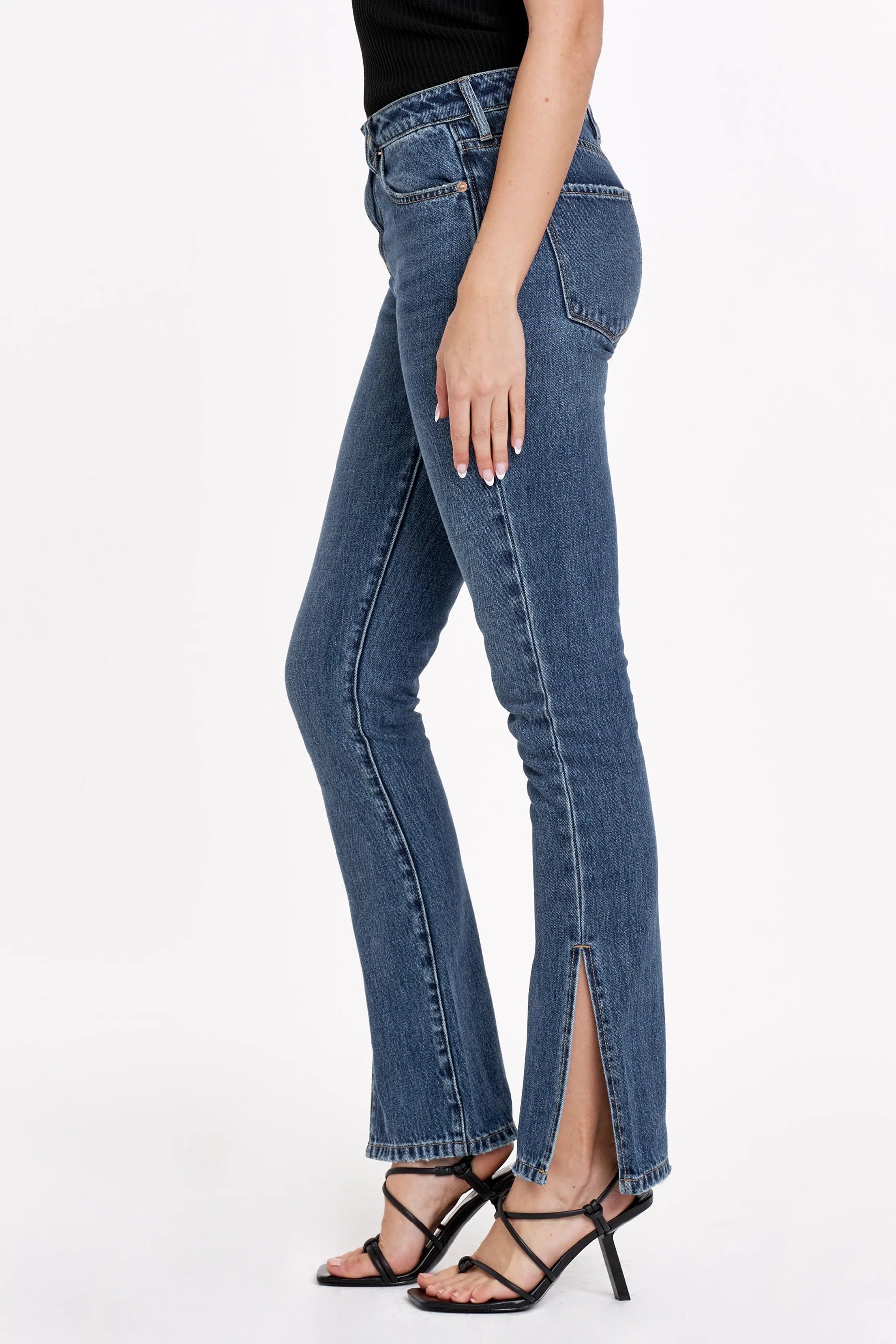 BLAIRE HIGH RISE SLIM STRAIGHT JEANS ROMELAND