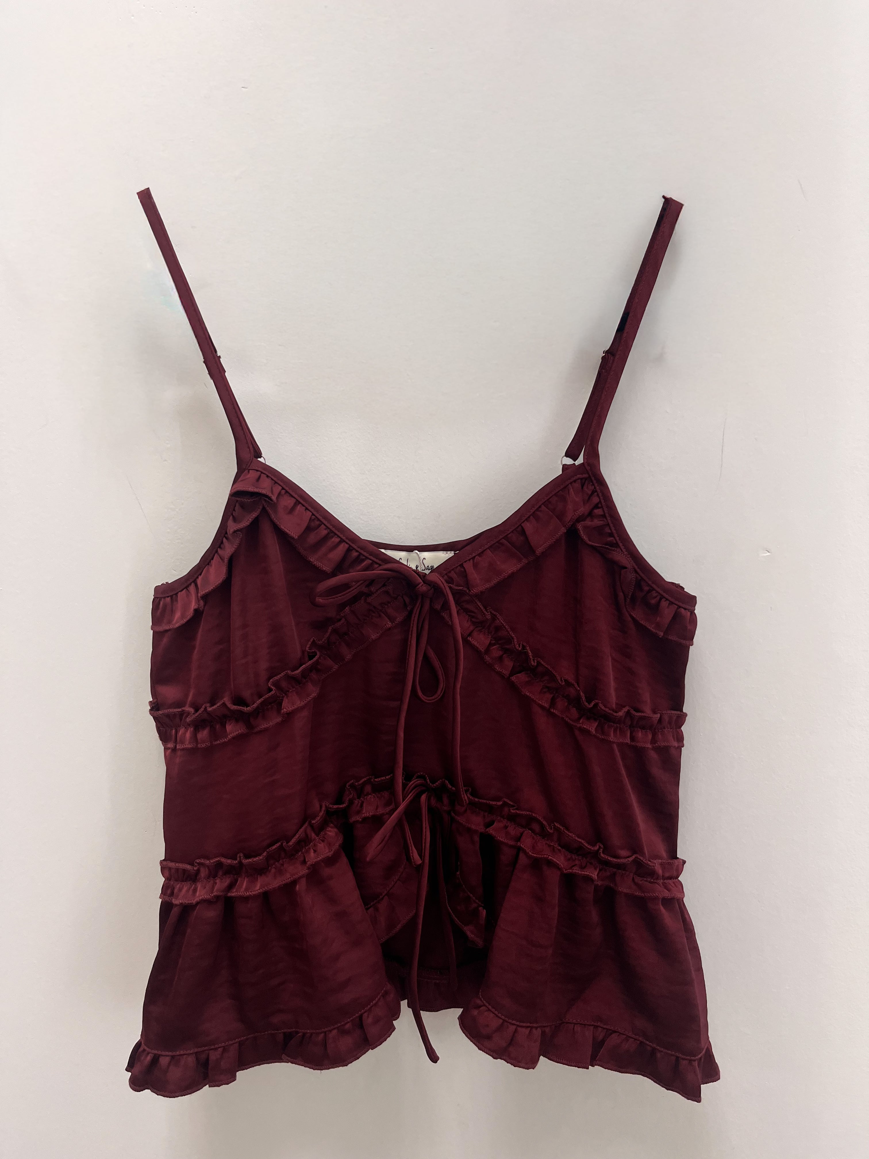 ONE LOOK RUFFLE TRIM V-NECK SLEEVELESS TOP