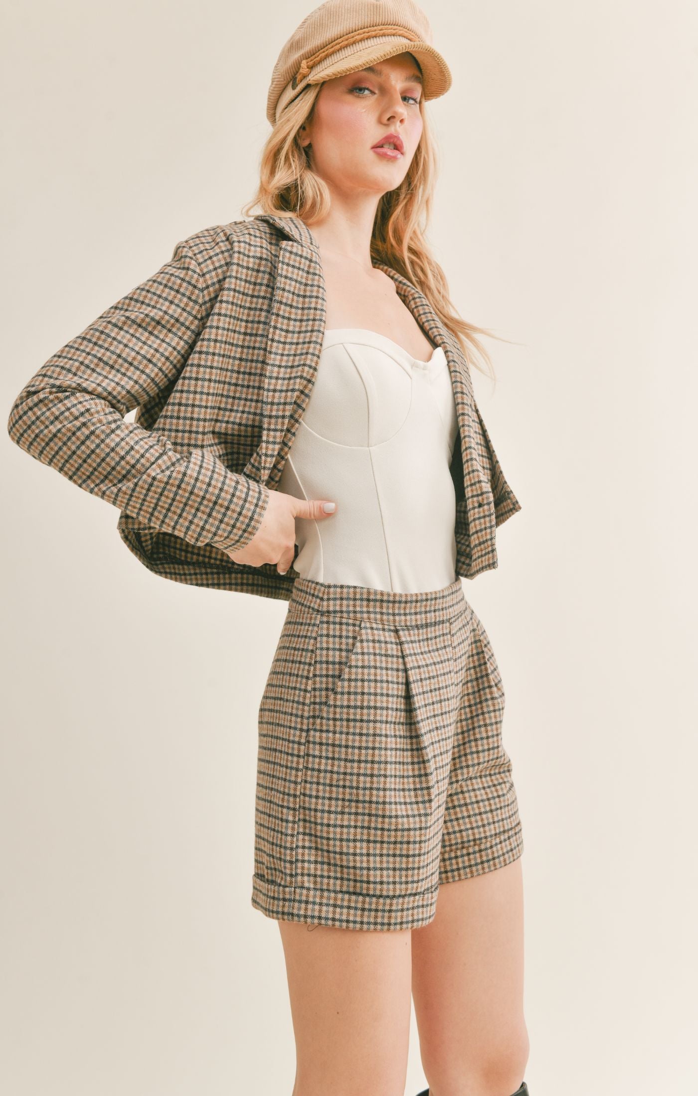 ART COLLECTOR PLAID ROLL UP SHORT TRENCH