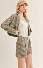 Load image into Gallery viewer, ART COLLECTOR PLAID ROLL UP SHORT TRENCH
