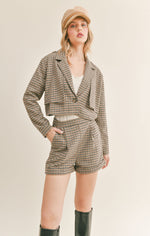 Load image into Gallery viewer, ART COLLECTOR PLAID ROLL UP SHORT TRENCH
