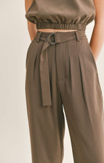 Load image into Gallery viewer, WINONA BELTED TROUSERS / OAK
