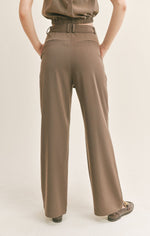 Load image into Gallery viewer, WINONA BELTED TROUSERS / OAK
