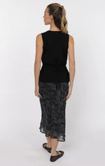 Load image into Gallery viewer, MYRA BUTTON FRONT KNIT VEST / BLACK
