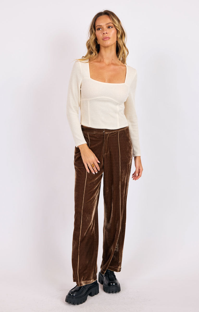 SIMMER SEAMED KNIT TOP