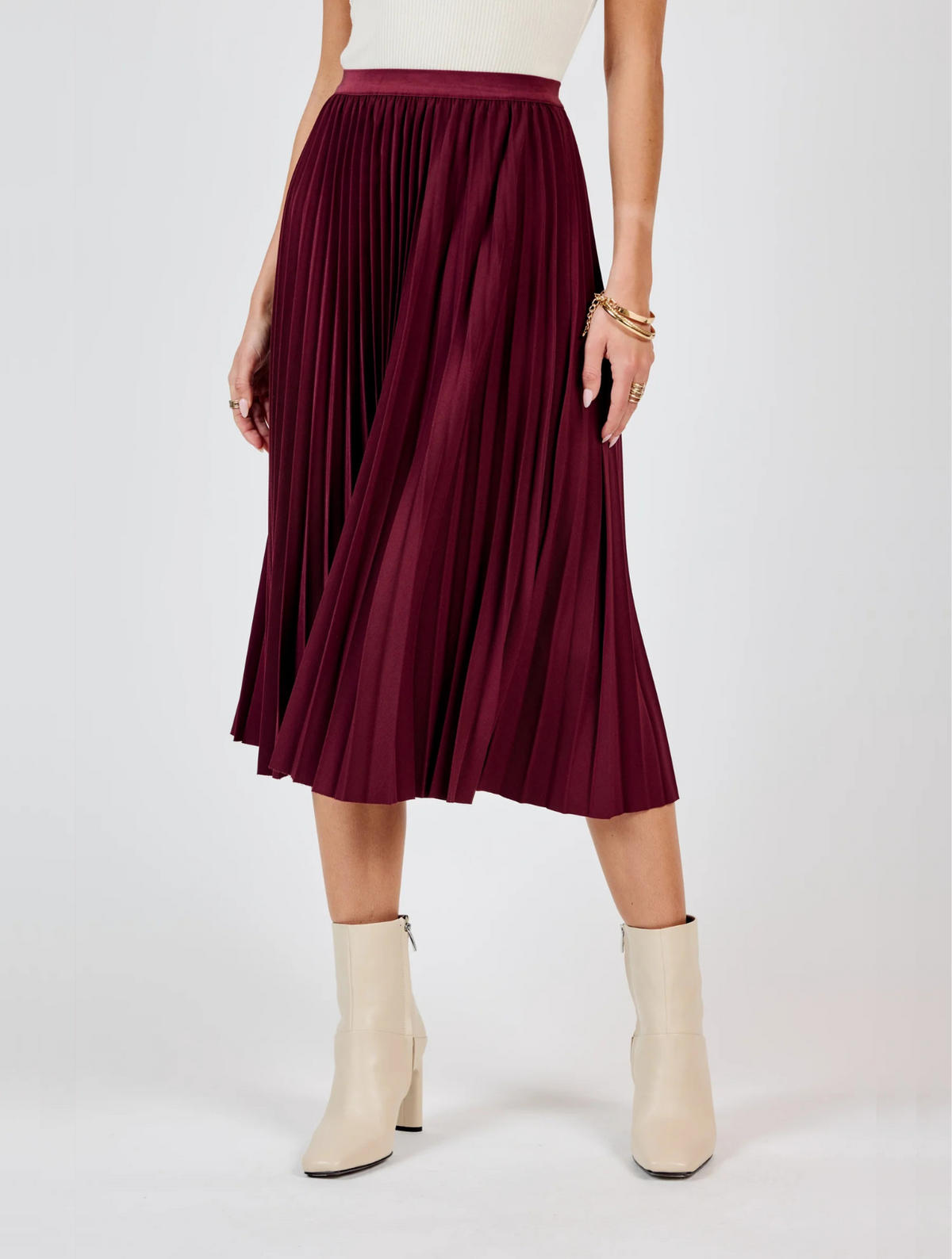 SILENT STREETS PLEATED MIDI SKIRT / WINE