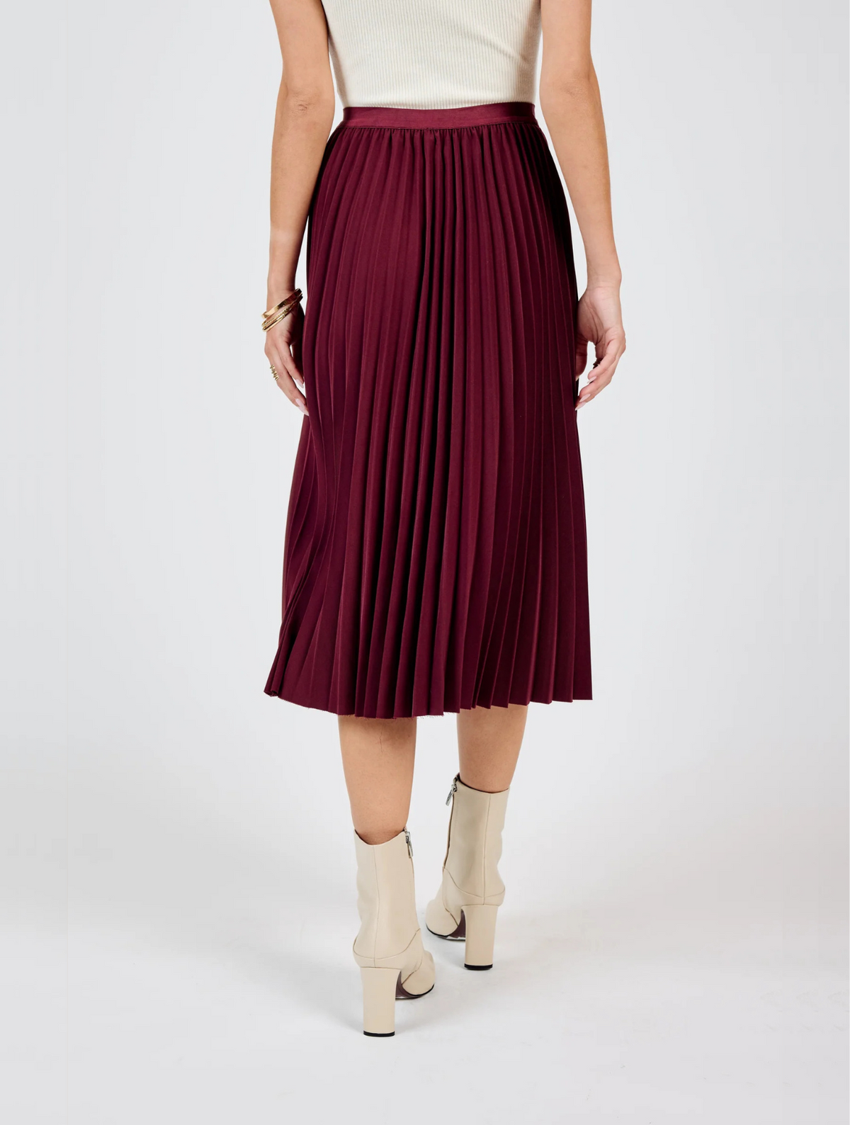 SILENT STREETS PLEATED MIDI SKIRT / WINE