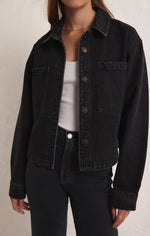 Load image into Gallery viewer, CROPPED DENIM JACKET / WASHED BLACK
