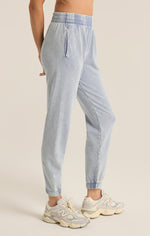 Load image into Gallery viewer, KNIT DENIM SLIM JOGGER / WASHED INDIGO
