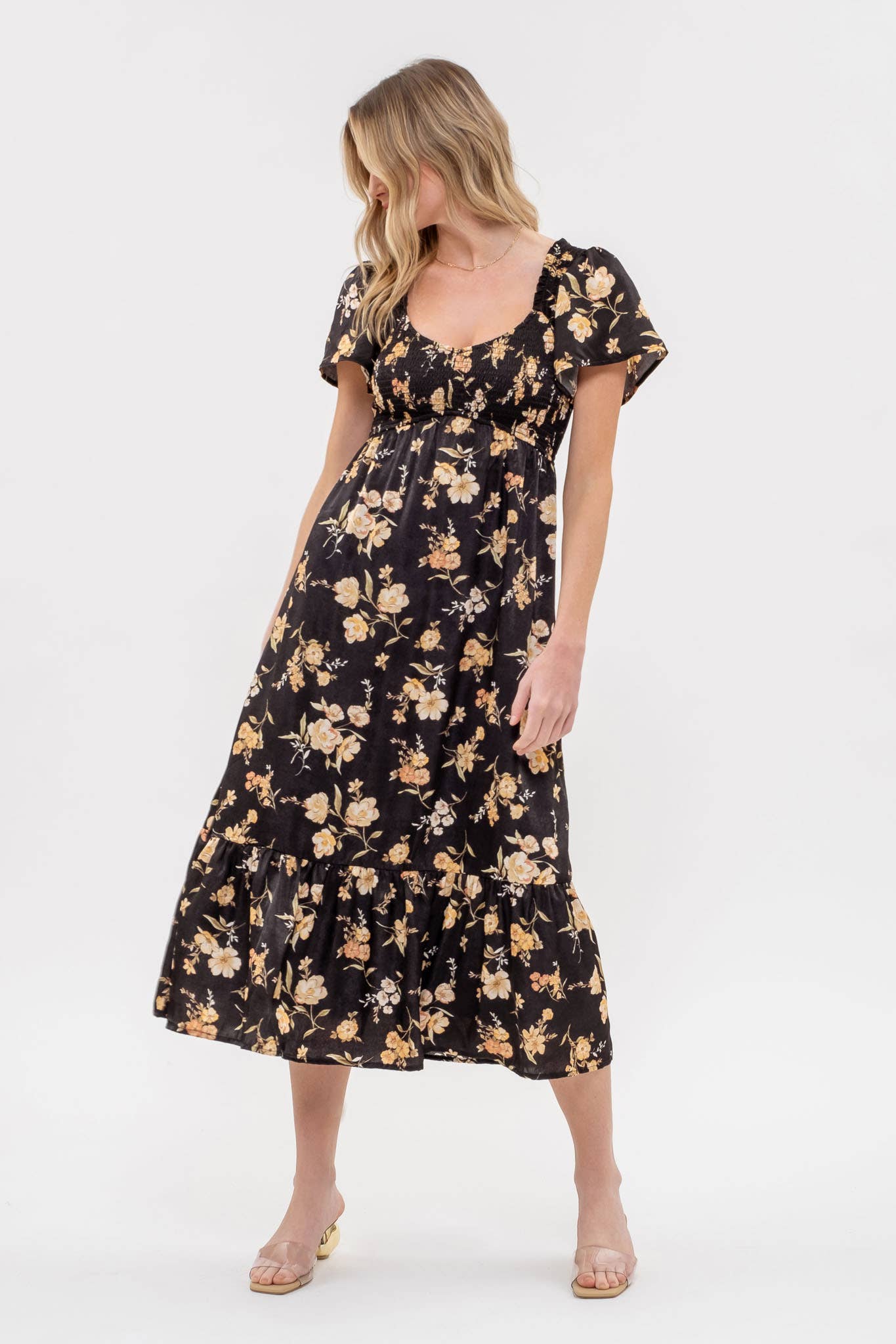 SMOCKED FLORAL PRINT SHORT SLEEVE MIDI DRESS