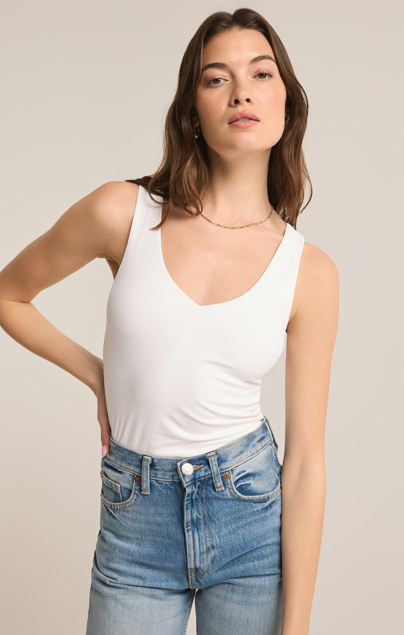 AVALA V-NECK SO SMOOTH TOP-WHITE