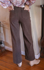 Load image into Gallery viewer, VINEYARDS STRETCH CORDUROY PANTS
