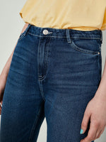 Load image into Gallery viewer, BROOKE STRAIGHT FIT JEANS / DAD JEANS
