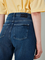Load image into Gallery viewer, BROOKE STRAIGHT FIT JEANS / DAD JEANS
