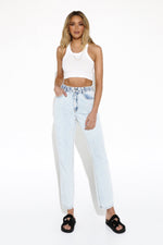Load image into Gallery viewer, VIVIEN MOM JEANS
